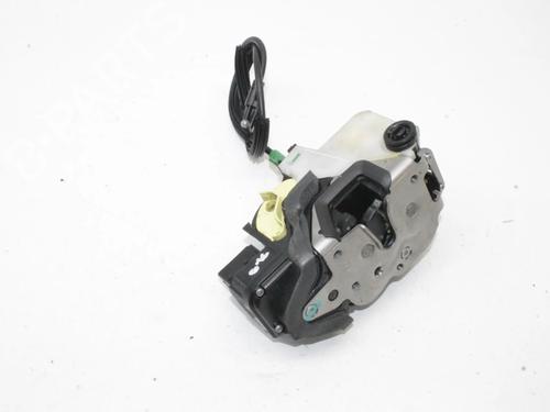 Cerradura puerta trasera izquierda Cerradura puerta trasera izquierda CHEVROLET ORLANDO (J309) 2.0 D (163 hp) 39861661 39861661