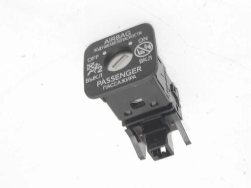 Used Switch Switch TOYOTA AURIS (_E18_) 1.6 (ZRE181_, ZRE185_, ZRE185R, ZRE181R) (132 hp) 39845533 39845533