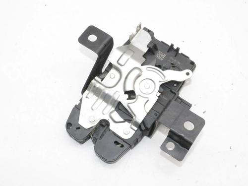 tailgate-lock-land-rover-range-rover-iv-l405-2012-2013-2014-2015-2016-2017-2018-2019-2020-2021-39776192 main image