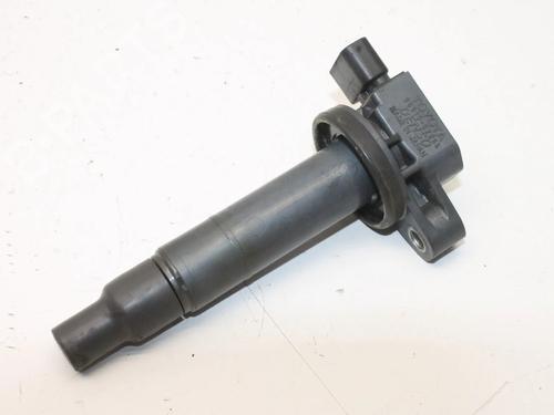 Used Ignition coil Ignition coil TOYOTA YARIS (_P13_) 1.5 Hybrid (NHP130_, NHP130) (101 hp) 39768150 39768150