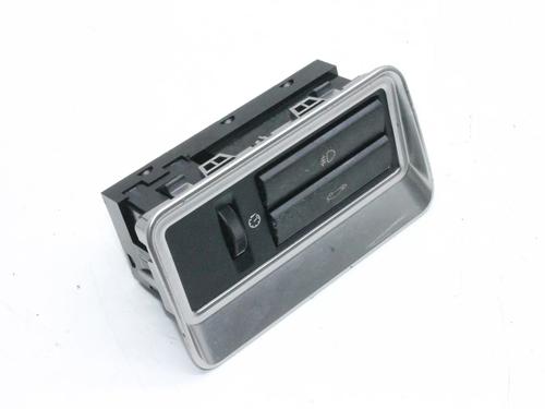 Used Switch Switch JAGUAR XF I (X250) 3.0 D (275 hp) 39864815 39864815