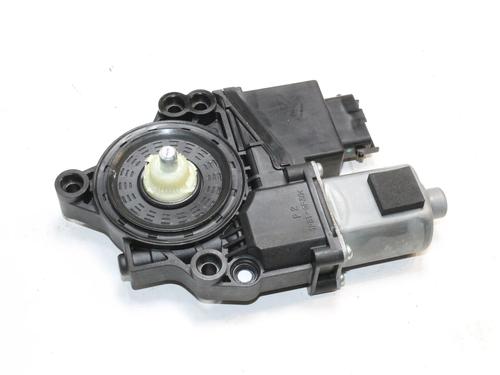 Vindusheismotor høyre bak Vindusheismotor høyre bak HYUNDAI i30 (GD) 1.6 CRDi (128 hp) 39845362 39845362