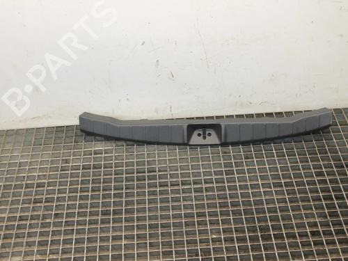 Pynteleist til bakluke Pynteleist til bakluke MITSUBISHI ASX (GA_W_) 1.6 MIVEC (GA1W) (117 hp) 39852735 39852735