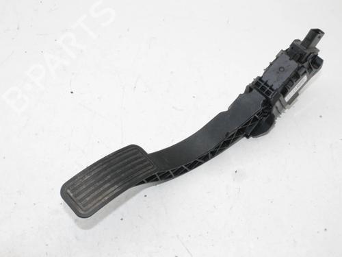Used Pedal Pedal TESLA MODEL Y (5YJY) EV Rear-Wheel Drive (299 hp) 39820200 39820200