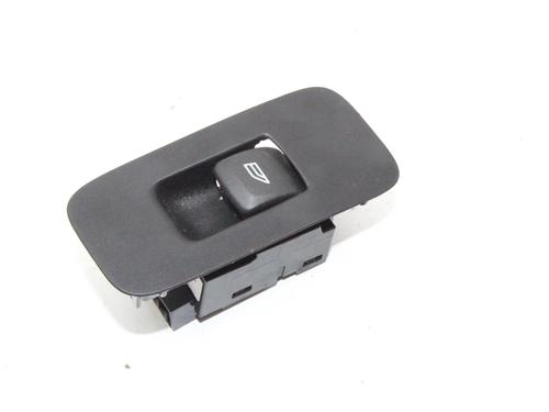 Used Switch Switch VOLVO V40 Hatchback (525) D4 (190 hp) 39859666 39859666