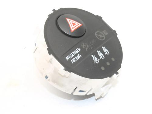 Advarselskontakt Advarselskontakt TOYOTA YARIS (_P13_) 1.5 Hybrid (NHP130_, NHP130) (101 hp) 39832675 39832675