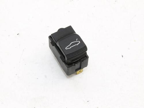 switch-porsche-boxster-986-1996-1997-1998-1999-2000-2001-2002-2003-2004-39772671 main image