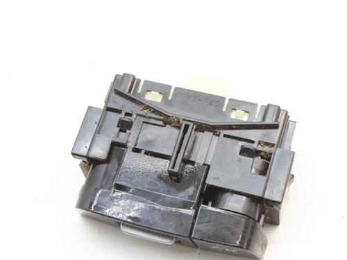 Switch TOYOTA COROLLA Hatchback (_E21_, _EA1_, _EH1_) 1.8 Hybrid (ZWE211, ZWE219) | BP39843651I30 - Image 2