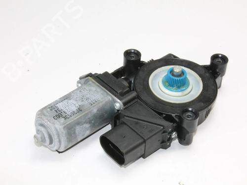 Rudehejsemotor bagstkærm højre Rudehejsemotor bagstkærm højre BMW X1 (E84) sDrive 20 d (163 hp) 39840472 39840472