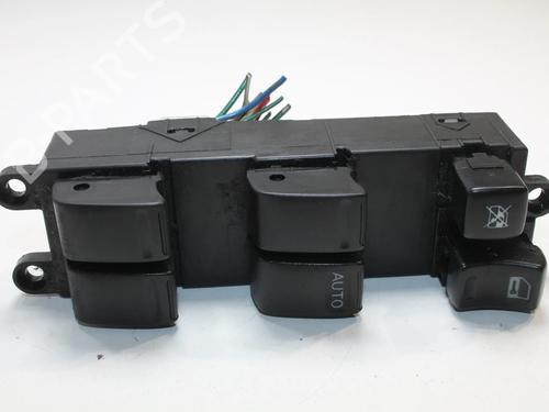 Mando elevalunas delantera derecho Mando elevalunas delantera derecho NISSAN QASHQAI I (J10, NJ10) 1.5 dCi (103 hp) 39863767 39863767