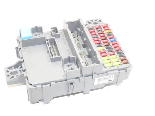 Used Fuse box Fuse box HONDA JAZZ V (GR_, GS_) 1.5 eHEV (GR3, GR6) (109 hp) 39815819 39815819