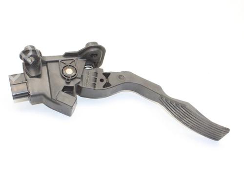 Pedal für Pedal MITSUBISHI OUTLANDER III (GG_W, GF_W, ZJ, ZL, ZK) 2.0 Hybrid 4WD (GG2W) (189 hp) 39868792 39868792