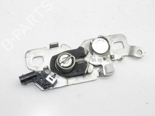 Fechadura do capot Fechadura do capot PEUGEOT 2008 II (UD_, US_, UY_, UJ_, UR_, UC_) 1.2 PureTech 130 (USHNS, URHNS) (130 hp) 39855992 39855992