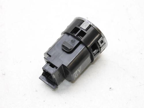 Switch TOYOTA COROLLA Hatchback (_E21_, _EA1_, _EH1_) 1.8 Hybrid (ZWE211, ZWE219) | BP39835209I30 - Image 2