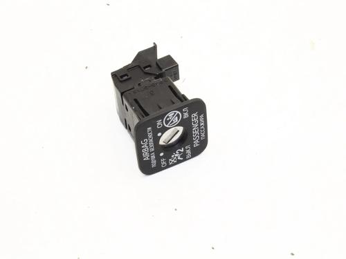 switch-toyota-yaris-_p21_-_pa1_-_ph1_-2020-39777252 main image