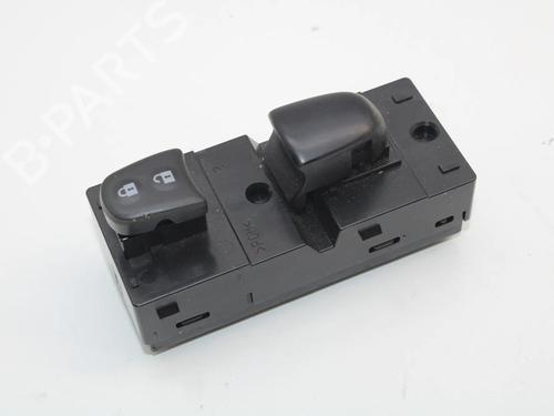 Used Left front window switch Left front window switch NISSAN JUKE (F15) 1.6 (117 hp) 39836616 39836616