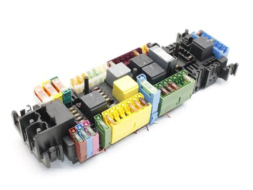 Used Fuse box Fuse box MERCEDES-BENZ B-CLASS Sports Tourer (W246, W242) Electric Drive / B 250 e (242.890) (180 hp) 39818500 39818500