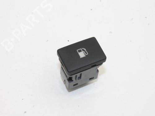 Used Switch Switch TOYOTA C-HR (_X1_) 1.8 Hybrid (ZYX10_, ZYX11_, ZYX10R, ZYX11R) (122 hp) 39819775 39819775
