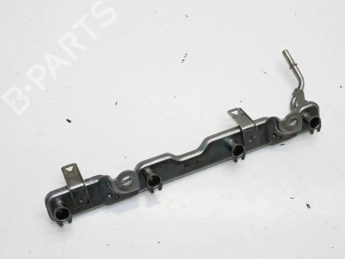 Rail D'Injecteurs Rail D'Injecteurs LEXUS GS (_L1_) 300h (AWL10_, AWL10R) (223 hp) 39804287 39804287