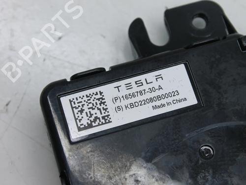Electronic module TESLA MODEL Y (5YJY) EV Performance All-wheel Drive | BP39804313M83 - Image 3