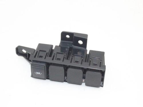 Used Switch Switch NISSAN QASHQAI II (J11, J11_) 1.5 dCi (110 hp) 39819154 39819154