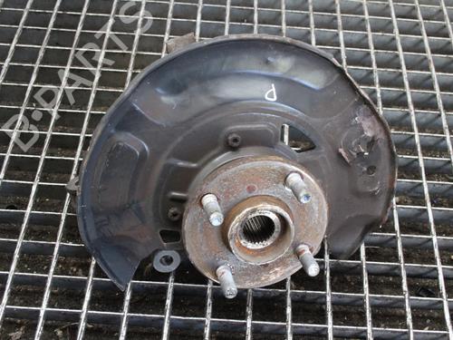 Used Left front steering knuckle Left front steering knuckle TOYOTA YARIS (_P13_) 1.5 Hybrid (NHP130_, NHP130) (101 hp) 39774653 39774653