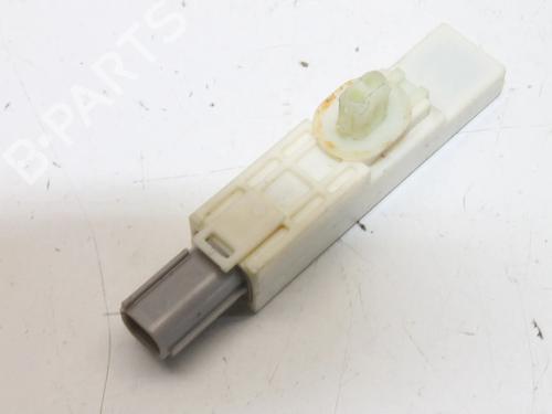 Used Electronic module Electronic module TOYOTA YARIS (_P13_) 1.5 Hybrid (NHP130_, NHP130) (101 hp) 39870451 39870451