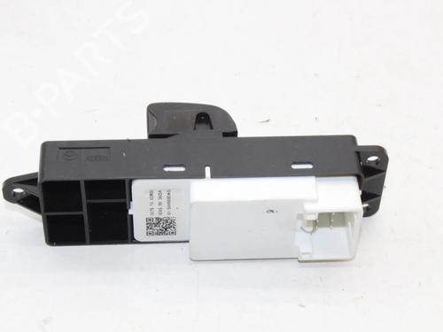Venstre bagtil elrude kontakt Venstre bagtil elrude kontakt MAZDA 6 Hatchback (GH) 2.2 MZR-CD (GH10) (163 hp) 39874238 39874238