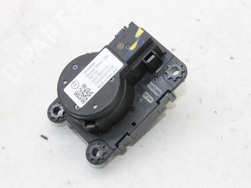 Used Electronic module Electronic module PEUGEOT 2008 II (UD_, US_, UY_, UJ_, UR_, UC_) 1.2 PureTech 130 (USHNS, URHNS) (130 hp) 39826240 39826240
