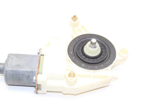 Used Right front window motor Right front window motor MERCEDES-BENZ B-CLASS Sports Tourer (W246, W242) B 180 CDI / d (246.212) (109 hp) 39829688 39829688
