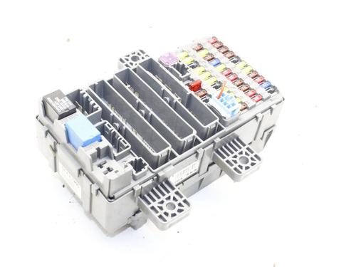 Used Fuse box Fuse box HONDA CIVIC VIII Hatchback (FN, FK) Type R (FN2) (201 hp) 39813838 39813838
