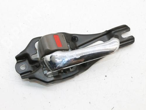 Używane Klamka wewnętrzna drzwi przednich lewych Klamka wewnętrzna drzwi przednich lewych LEXUS LS (_F2_) 400 (UCF20_) (294 hp) 39838825 39838825