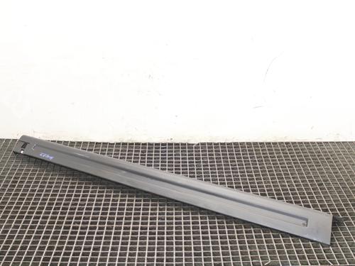 Venstre sidekjole Venstre sidekjole LAND ROVER RANGE ROVER SPORT I (L320) 4.2 4x4 (405 hp) 39800438 39800438