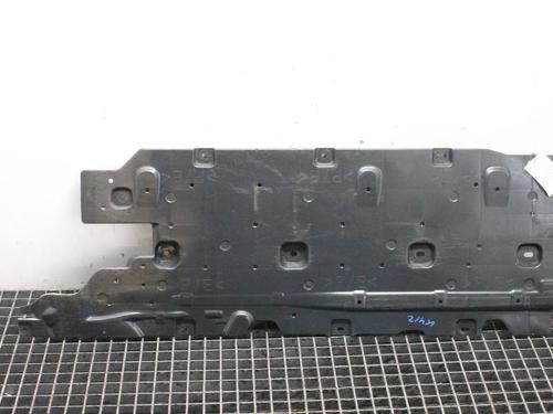 underbody-protection-renault-megane-iv-hatchback-b9amn_-2015-39767412 main image