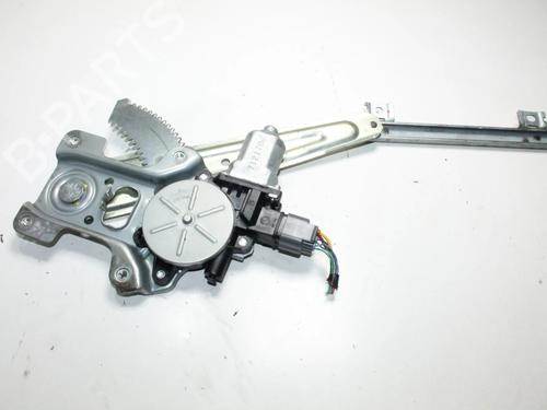 Rudehejsemekanisme Højre bagtil Rudehejsemekanisme Højre bagtil MITSUBISHI OUTLANDER II (CW_W) 2.0 DI-D (CW8W) (140 hp) 39868921 39868921