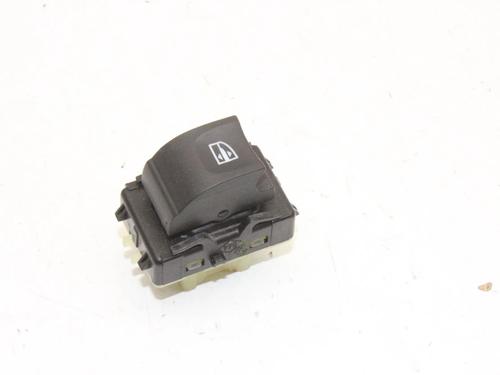 Mando elevalunas trasera derecho Mando elevalunas trasera derecho DACIA SANDERO III 1.0 TCe 110 (110 hp) 39846020 39846020