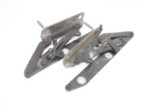 hingedoor-check-strap-land-rover-discovery-iv-l319-2009-2010-2011-2012-2013-2014-2015-2016-2017-2018-39778559 main image