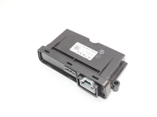 Used Electronic module Electronic module TESLA MODEL X (5YJX) 90D AWD (525 hp) 39907362 39907362