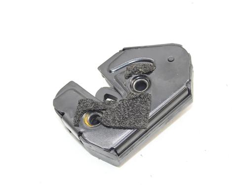 Used Tailgate lock Tailgate lock LAND ROVER DISCOVERY IV (L319) 3.0 TD 4x4 (245 hp) 39819140 39819140