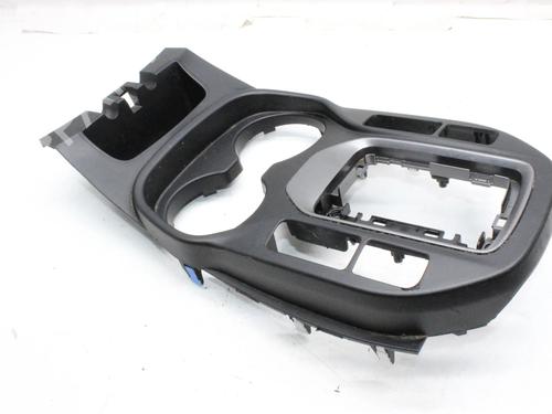 Console centrale Console centrale HYUNDAI SANTA FÉ III (DM, DMA) 2.2 CRDi 4WD (197 hp) 39824388 39824388