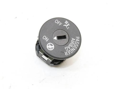 Spak kontakt Spak kontakt BMW 5 (G30, F90) 530 e Plug-in Hybrid (252 hp) 39868060 39868060