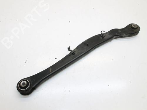 Venstre bagtil bærearm Venstre bagtil bærearm BMW 1 (F40) 118 i (140 hp) 39875793 39875793