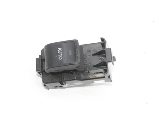 Comutador vidro trás esquerdo Comutador vidro trás esquerdo LEXUS CT (ZWA10_) 200h (ZWA10_, ZWA10R) (136 hp) 39822301 39822301