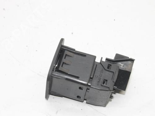 Switch TOYOTA AURIS (_E18_) 1.6 (ZRE181_, ZRE185_, ZRE185R, ZRE181R) | BP39845533I30 - Image 4