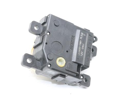 Used Electronic module Electronic module TOYOTA YARIS (_P13_) 1.5 Hybrid (NHP130_, NHP130) (101 hp) 39810268 39810268