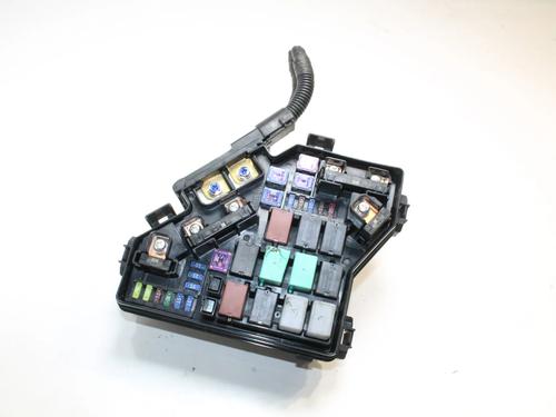 Used Fuse box Fuse box HONDA CR-V III (RE_) 2.0 i-VTEC (RE5, RE1) (150 hp) 39869026 39869026