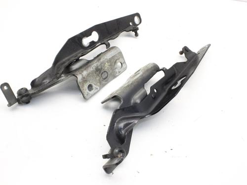 Used Hinge/Door check strap Hinge/Door check strap VOLVO V60 I (155) D5 Hybrid AWD (230 hp) 40556660 40556660