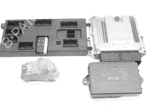 elektronisk-modul-jaguar-f-pace-x761-2015-39768678 main image