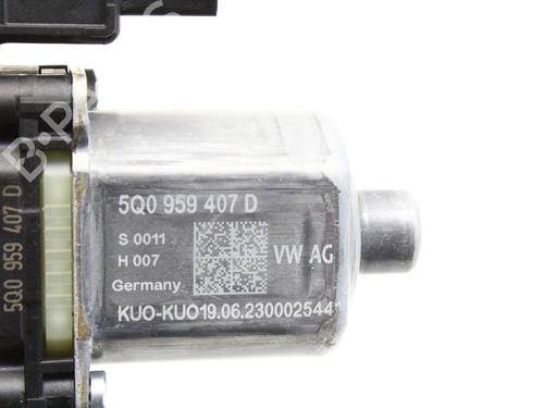 Left rear window motor CUPRA BORN (K11) 58 e-boost | BP39847697E23 - Image 3