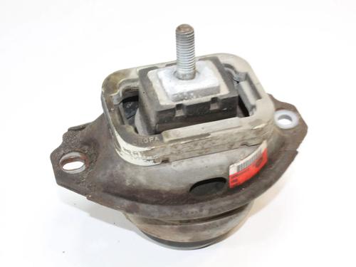 Used Engine mount Engine mount LAND ROVER DISCOVERY III (L319) 2.7 TD 4x4 (190 hp) 39861171 39861171